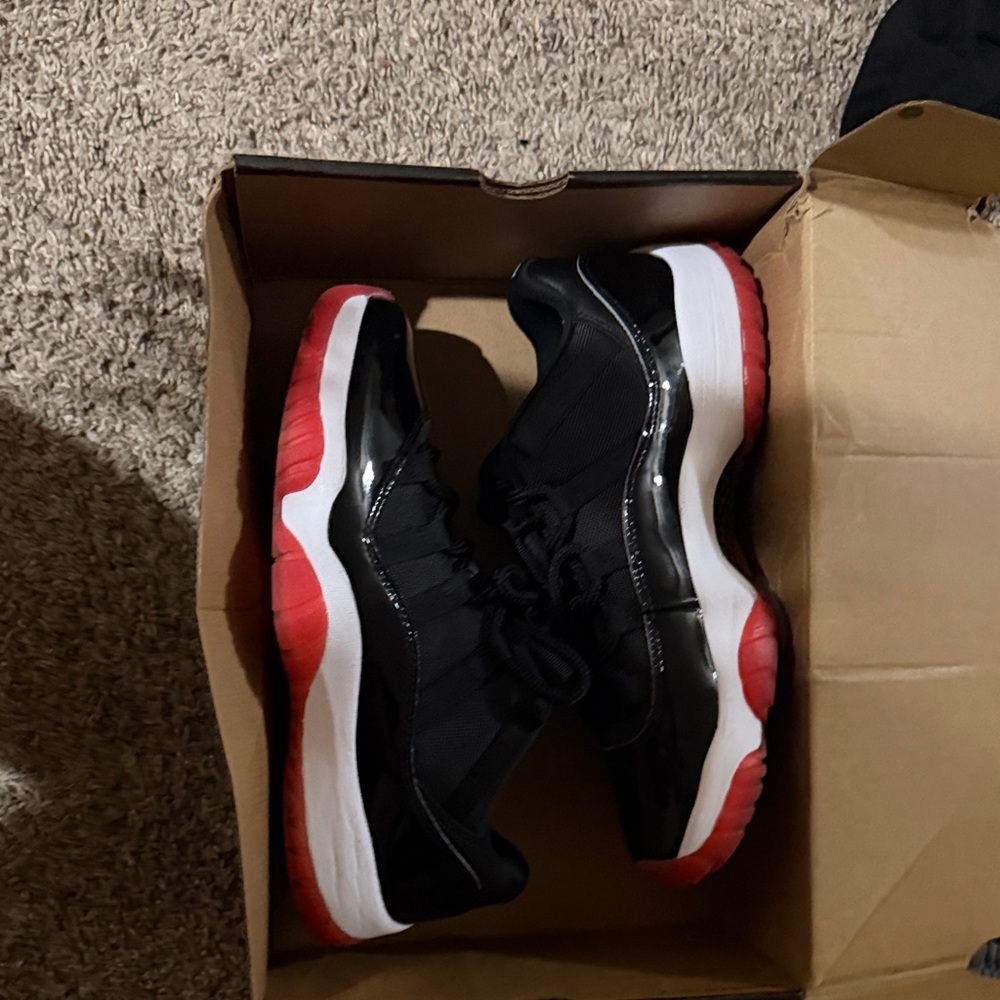 Jordan Black and White Air Jordan 11 Retro Low Box Label